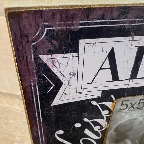 Distressed Wood Picture Frame ♥️ like new! - Picture 3 of 7